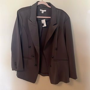 Gray plus size sportswear Cato suit.